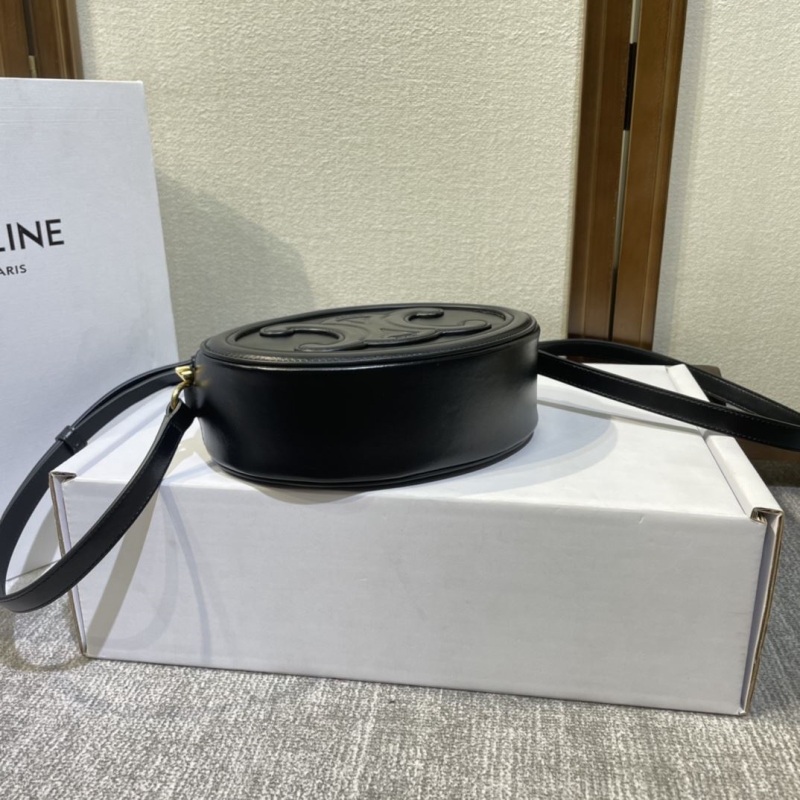 Ce1i*e triomphe bags